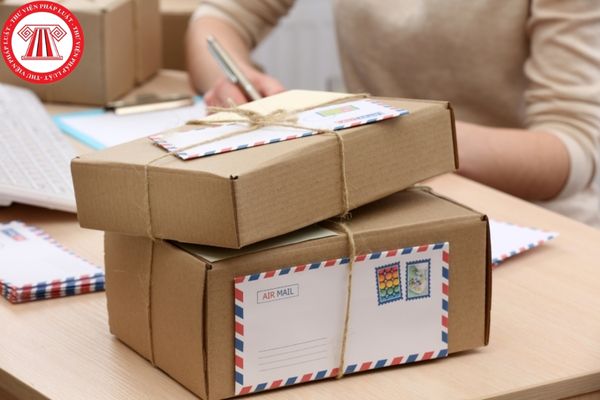 Bưu phẩm từ nước ngoài có chứa tiền bên trong thì có được nhận không?