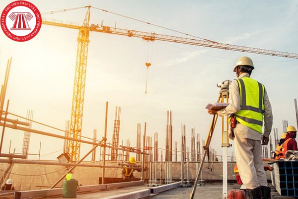 Xác định cấp công trình xây dựng trong quản lý hoạt động đầu tư xây dựng theo nguyên tắc nào?