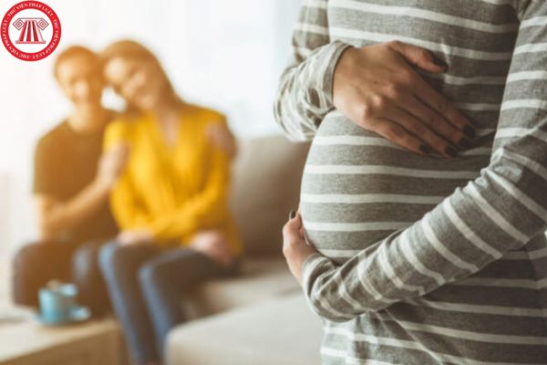 Con sinh ra từ việc mang thai hộ được xác định như thế nào?