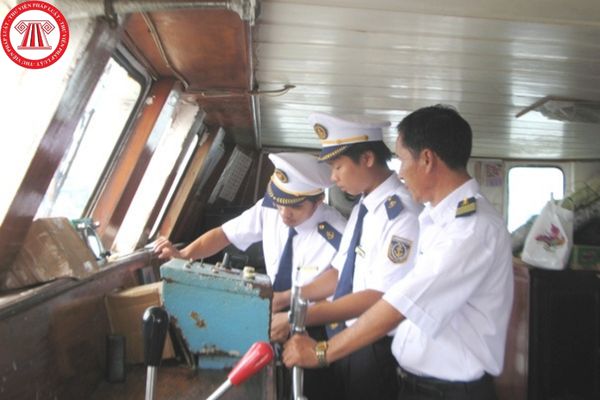 Việc cấp lại Giấy chứng nhận cơ sở đủ điều kiện kinh doanh dịch vụ đào tạo thuyền viên, người lái phương tiện thủy nội địa quy định như thế nào?