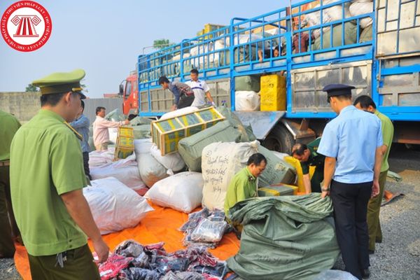 Hàng nhập lậu là khi nhập hàng từ nước ngoài nhưng không có giấy phép nhậu khẩu, có đúng không?