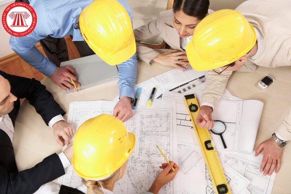Quy định về sử dụng vật liệu kết cấu chống đỡ tạm trong đảm bảo an toàn tại công trường xây dựng như thế nào?