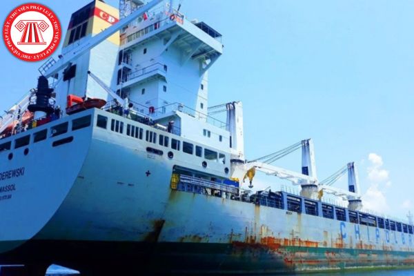 Tàu biển nước ngoài neo đậu tại Việt Nam có được mang quốc tịch Việt Nam không? 