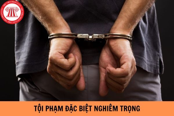 Người từ đủ bao nhiêu tuổi trở lên phải chịu trách nhiệm hình sự về tội phạm đặc biệt nghiêm trọng?