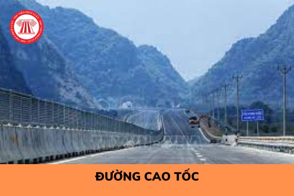 Công trình đường cao tốc khi nào được đưa vào sử dụng? Trạm thu phí trên đường cao tốc được hoạt động như thế nào?