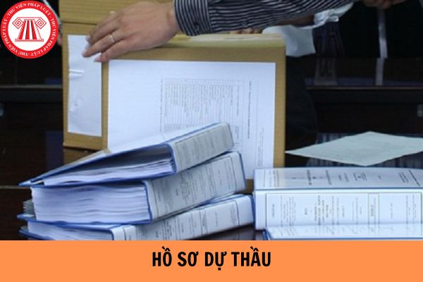 Việc đánh giá hồ sơ dự thầu của nhà đầu tư được thực hiện trên cơ sở nào?