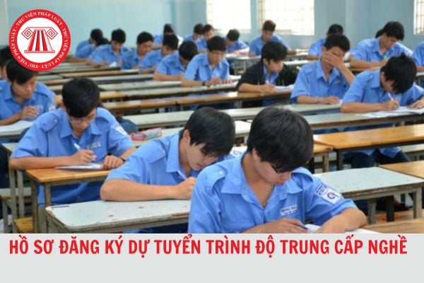 Nộp hồ sơ đăng ký dự tuyển vào trình độ trung cấp nghề ở đâu?