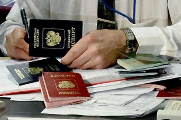Hồ sơ giải quyết đề nghị/thông báo cấp thị thực cho người nước ngoài tại Việt Nam gồm những gì?