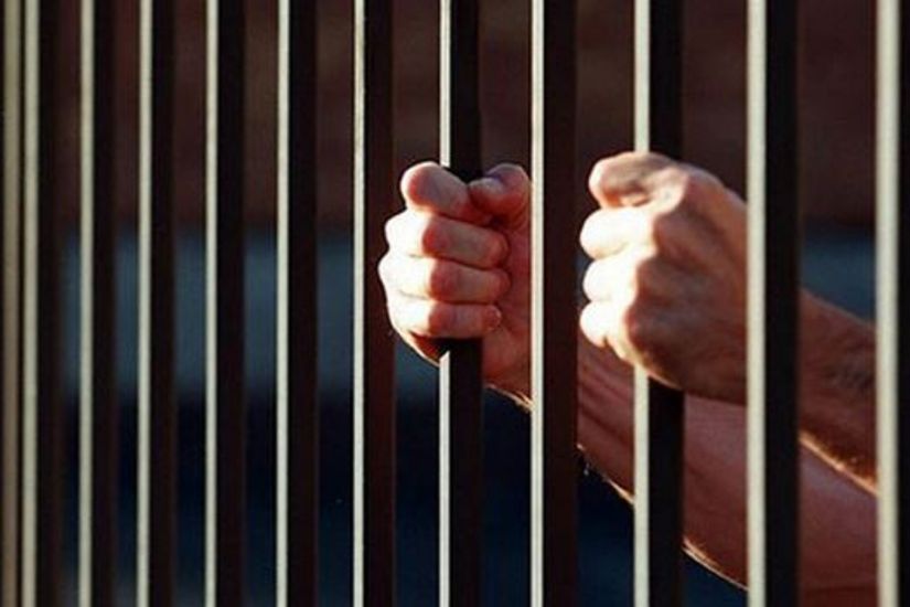 Hiện nay mức phạt tù thấp nhất là bao lâu? Trường hợp phạm nhiều tội thì phải chịu hình phạt tù tối đa là bao nhiêu năm?