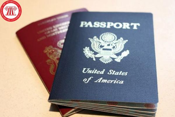 Thông báo có quốc tịch nước ngoài và việc sử dụng 02 Hộ chiếu khi làm thủ tục xuất nhập cảnh tại Việt Nam như thế nào?