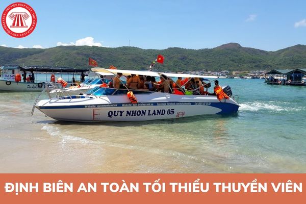 thuyền viên trên cano