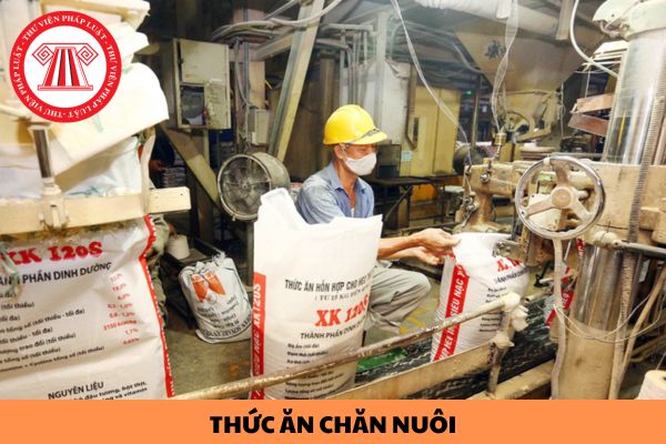 Chuẩn bị đĩa thạch tiến hành phân lập và định lượng Bacillus spp trong thức ăn chăn nuôi theo Tiêu chuẩn quốc gia TCVN 13043:2020 quy định như thế nào?