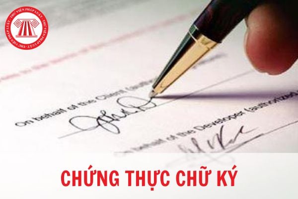 Ủy ban nhân dân cấp xã có thẩm quyền chứng thực chữ ký của người dịch không?