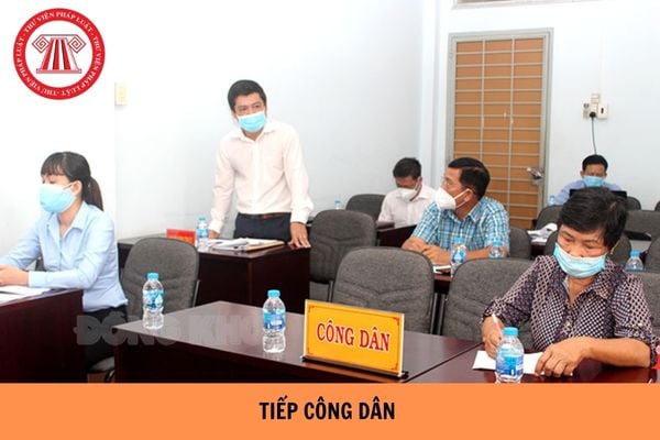 Chủ tịch UBND xã có bắt buộc phải tiếp công dân khi có nhiều người cùng đến kiến nghị không?