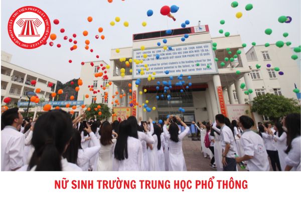 Nữ sinh lớp mấy được mặc áo dài đi học? Nhà trường có được quy định thời gian mặc áo dài của nữ sinh trong tuần hay không?