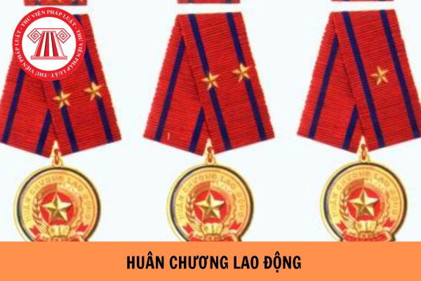 Ai được tặng huân chương Lao động hạng 3? Mức tiền thưởng là bao nhiêu?