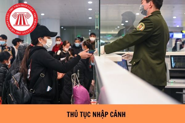 Người Việt Nam định cư ở nước ngoài nhập cảnh vào Việt Nam có phải làm thủ tục kiểm tra nhân sự hay không?