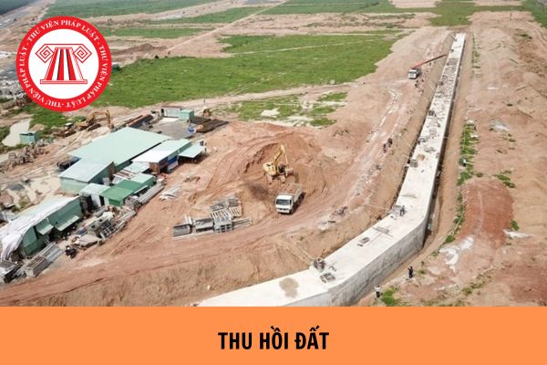 Đất có sổ đỏ có bị thu hồi không? Đất được giao, cho thuê không đúng thẩm quyền có bị thu hồi đất không?