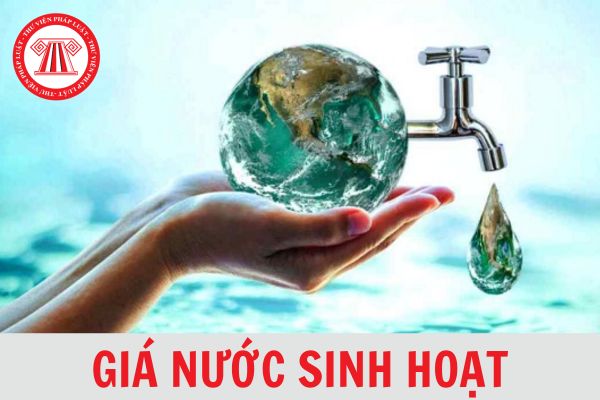 Năm 2024, cơ quan nào quyết định giá nước sinh hoạt hàng tháng của hộ gia đình?