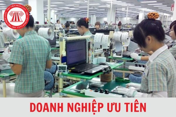 Cơ quan nào có thẩm quyền ký quyết định công nhận doanh nghiệp ưu tiên khi làm thủ tục hải quan?