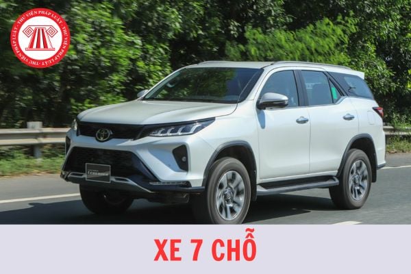 Xe 7 chỗ được chở tối đa bao nhiêu người? Người trên 60 tuổi có được lái xe ô tô 7 chỗ không?