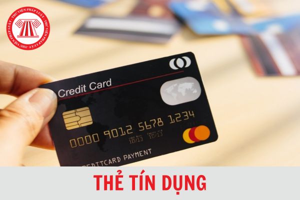 Sử dụng thẻ tín dụng để chuyển khoản vào thẻ ghi nợ được không?