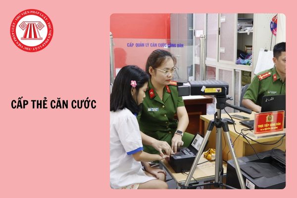 Theo Luật Căn cước 2023, ai thực hiện thủ tục cấp thẻ căn cước thay cho người từ đủ 06 tuổi đến dưới 14 tuổi?