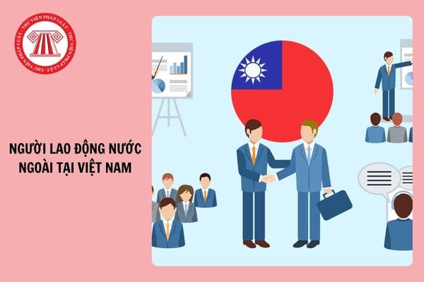 DN mua vé máy bay cho NLĐ nước ngoài làm việc tại Việt Nam về phép có tính thuế TNCN khi chi trả hơn 01 lần trong năm không?