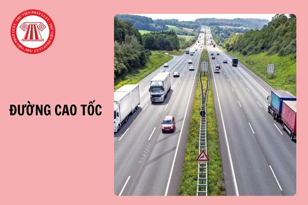 Từ 1/1/2025, trước khi nhập vào làn đường của đường cao tốc, người lái xe phải làm gì?