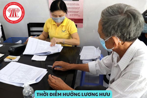 Thời điểm hưởng lương hưu đối với Cán bộ, công chức, viên chức đang tham gia bảo hiểm xã hội bắt buộc là khi nào?