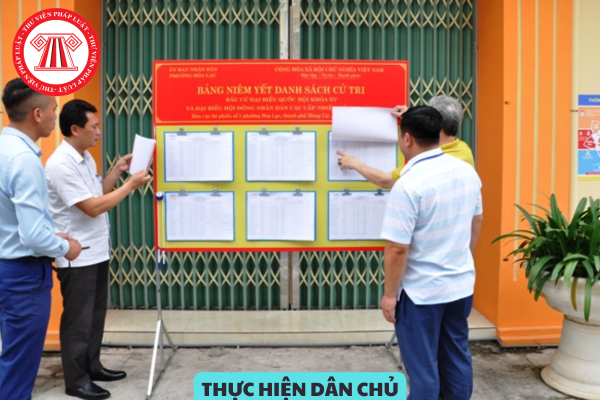 Nhân dân bàn và quyết định trong thực hiện dân chủ ở xã, phường, thị trấn theo hình thức nào?