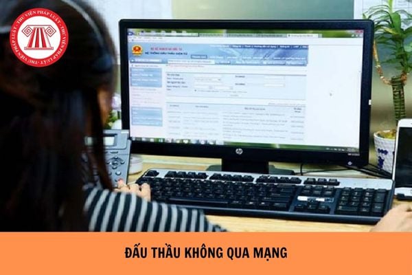 Đối với đấu thầu không qua mạng, việc phê duyệt và phát hành hồ sơ mời thầu được thực hiện theo phương án nào?