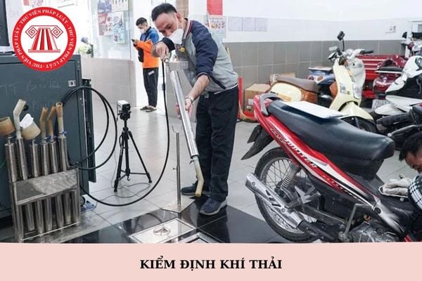 Điều kiện về nhân lực đối với cơ sở kiểm định khí thải khi kinh doanh dịch vụ kiểm định xe cơ giới là gì?