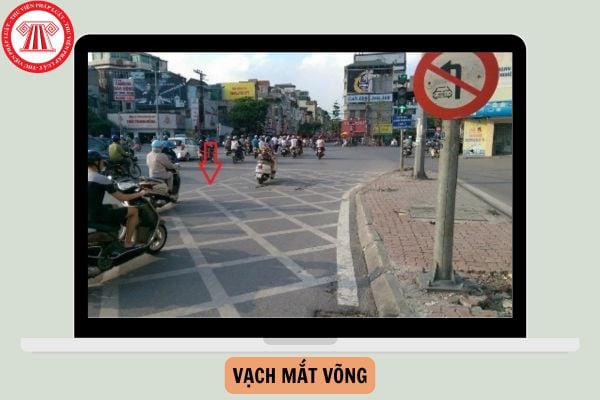 Vạch mắt võng đèn đỏ có được rẽ phải không?