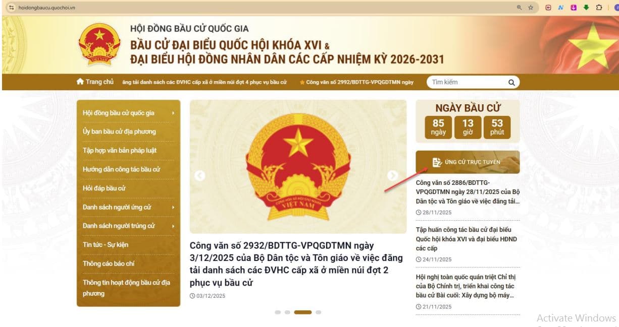 Tại giao diện trang chủ, người dùng chọn Ứng cử trực tuyến