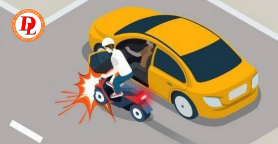 Mở cửa xe ô tô không quan sát gây tai nạn giao thông có bị xử lý hình sự?