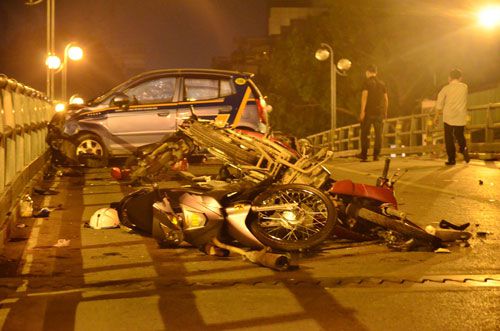 Lái xe mô tô mượn được gây tai nạn - ai sẽ là người bồi thường?