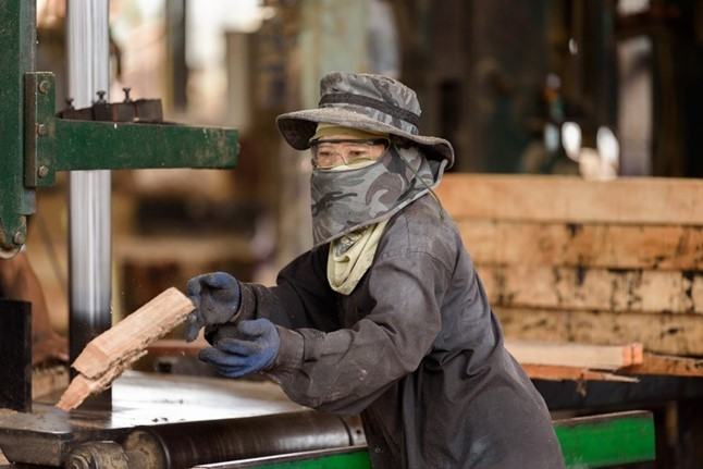 Hoàn thiện quy định về tội ‘Cưỡng bức lao động’ theo Điều 297 BLHS 2015