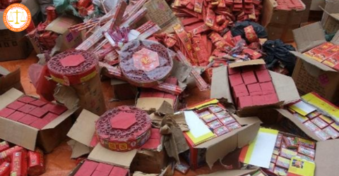 What are judgments on the crime of storing prohibited goods (fireworks) in Vietnam?