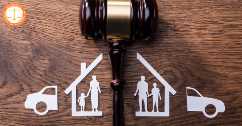 In 2025, what are the conditions for unilateral divorce according to the Law on Marriage and Family in Vietnam? Who has the right to request a divorce in Vietnam?