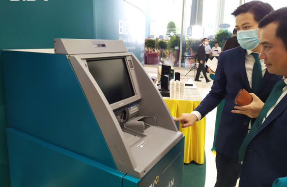 Withdraw cash at ATMs with Citizen ID with chip in seconds