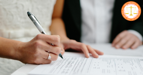 In case a wife transfers common land without her husband's signature, the contract is still valid in Vietnam.