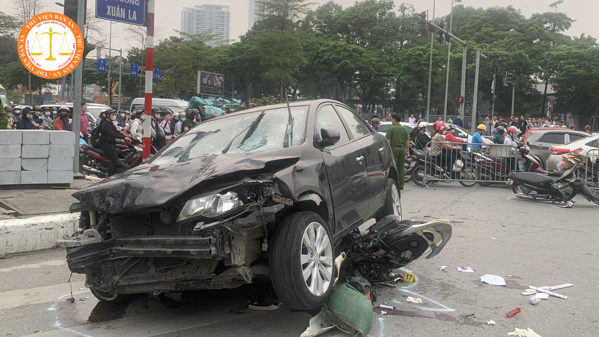 What are the regulations on liability to compensate for damage caused by traffic accidents in Vietnam?