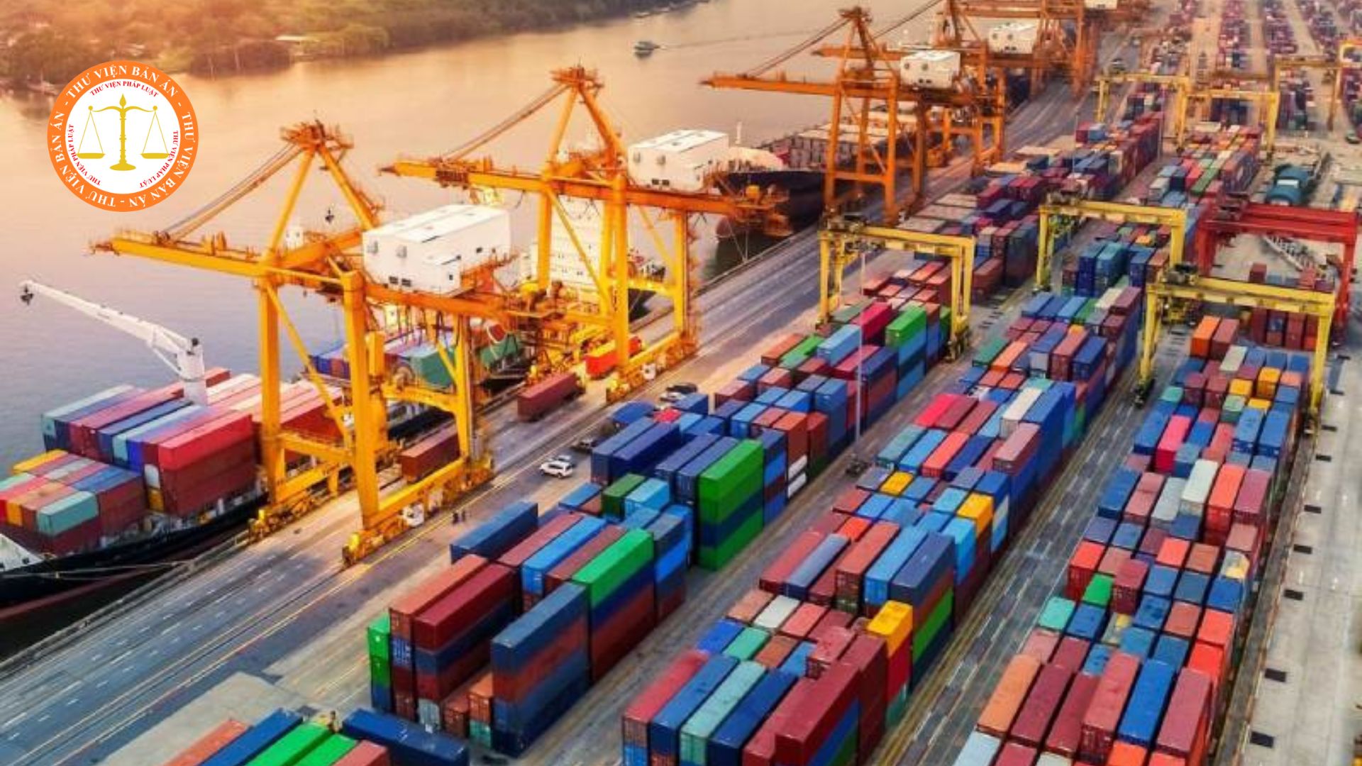 What is included in the application for issuance of the license for importing commodities under the tariff-rate quotas in Vietnam?