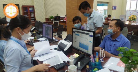 To make public the list of officials committing harassment in administrative procedures in Vietnam