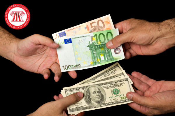Hoạt động đại lý đổi tiền của nước có chung biên giới