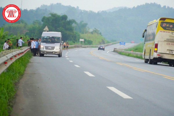 tra-khach-tren-cao-toc