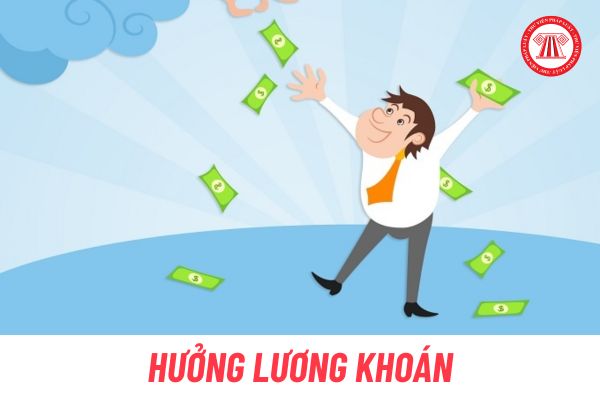 Người lao động hưởng lương khoán có thể ủy quyền cho người khác nhận lương giúp được không? 