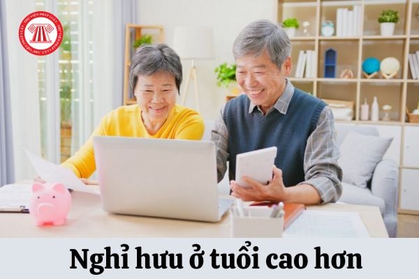 Thời gian công tác khi nghỉ hưu ở tuổi cao hơn của cán bộ, công chức nữ là bao lâu?