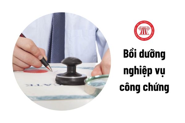 Công chứng viên được công nhận hoàn thành nghĩa vụ tham gia bồi dưỡng nghiệp vụ trong trường hợp nào?